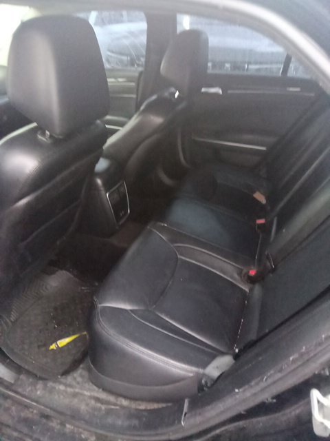Used 2015 Chrysler 300 Limited RWD image 7