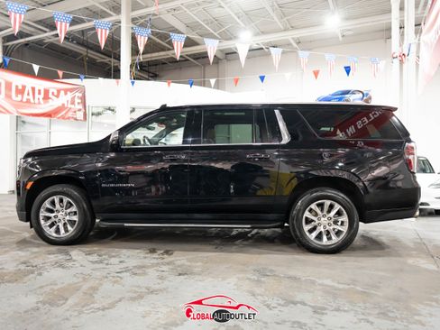 Used 2021 Chevrolet Suburban Premier w/ Premium Package image 4