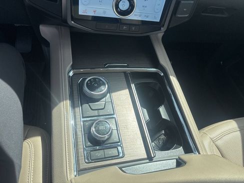 Certified 2022 Ford Expedition Limited AWD/4WD image 3