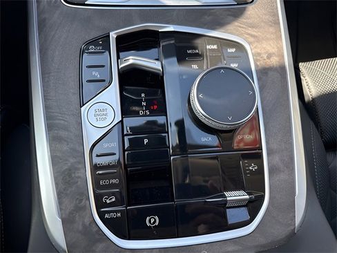 Used 2023 BMW X7 xDrive40i w/ Premium Package image 31