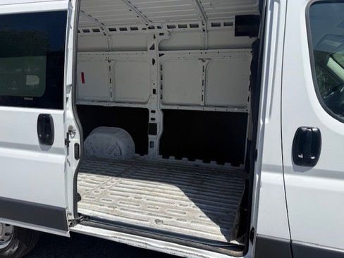 Used 2016 RAM ProMaster 2500 image 18