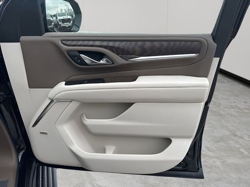Used 2024 GMC Yukon XL Denali image 13