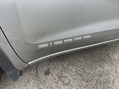 Used 2025 GMC Sierra 1500 SLT AWD/4WD image 12