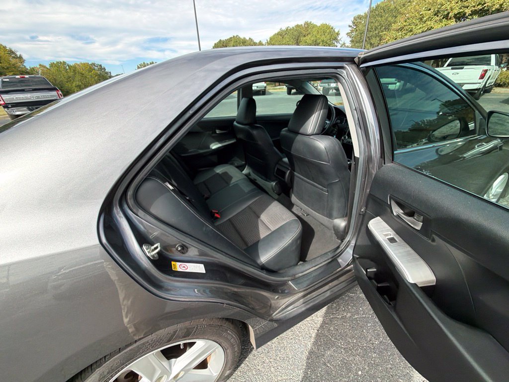 Used 2014 Toyota Camry SE FWD image 14