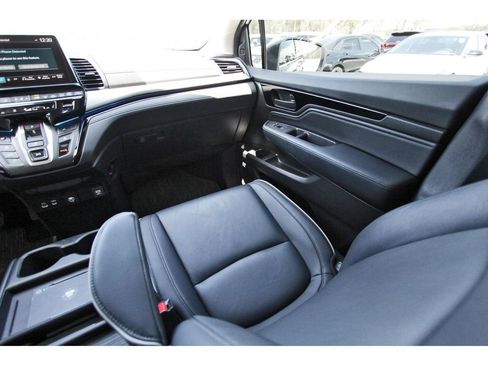 Used 2025 Honda Odyssey Touring image 12
