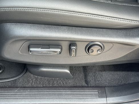 Used 2025 Honda CR-V EX-L image 16