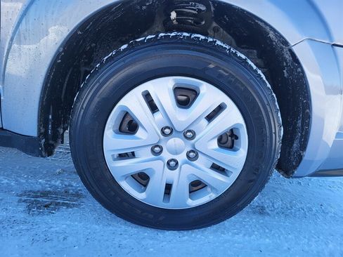 Used 2019 Dodge Journey SE image 31