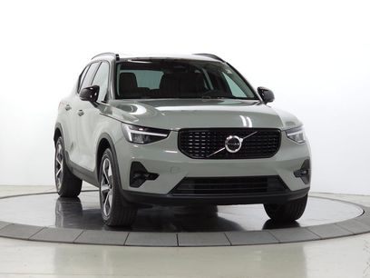 Used 2023 Volvo XC40 B5 Plus w/ Climate Package