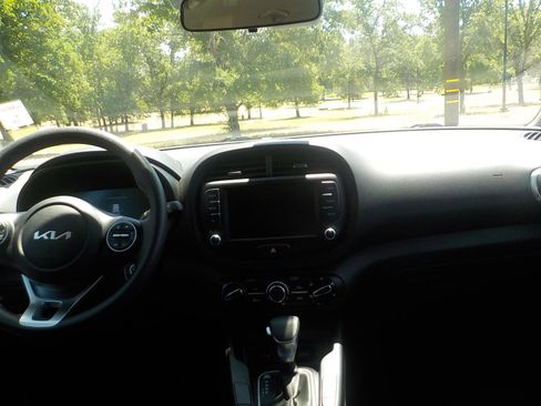 Used 2024 Kia Soul LX w/ Option Group 015 image 16