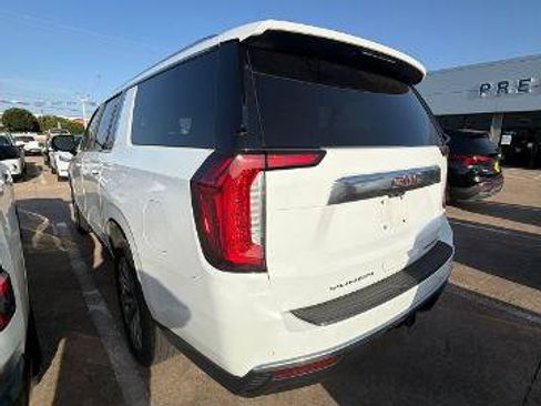 Used 2021 GMC Yukon XL Denali w/ Denali Premium Package AWD/4WD image 3
