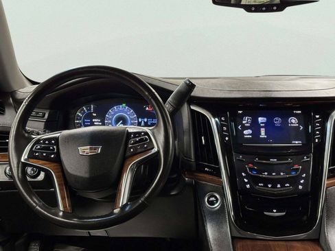 Used 2016 Cadillac Escalade ESV Luxury AWD/4WD image 31