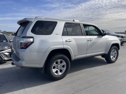 Used 2018 Toyota 4Runner SR5 image 2