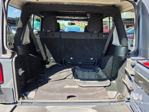 Used 2017 Jeep Wrangler Unlimited Sport w/ Quick Order Package 24S AWD/4WD image 28