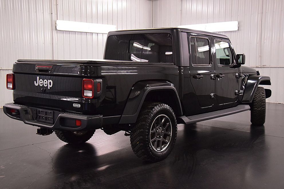 Used 2020 Jeep Gladiator Overland w/ Cold Weather Group AWD/4WD image 9