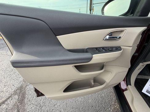 Used 2014 Honda Odyssey EX image 29