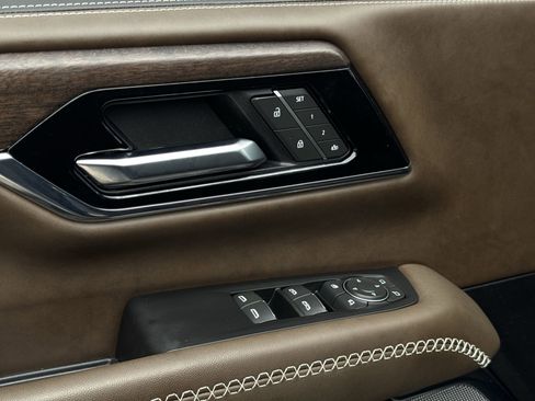 Certified 2025 GMC Yukon Denali Ultimate w/ LPO, Floor Liner Package image 24