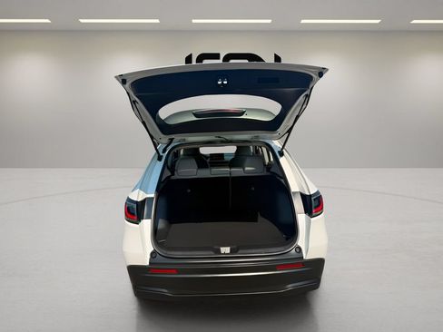 Used 2025 Honda HR-V LX image 9