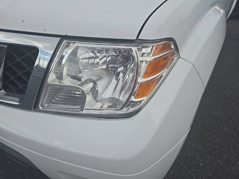 Used 2018 Nissan Frontier SV AWD/4WD image 30