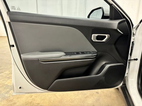 Used 2025 Kia K4 FWD image 18