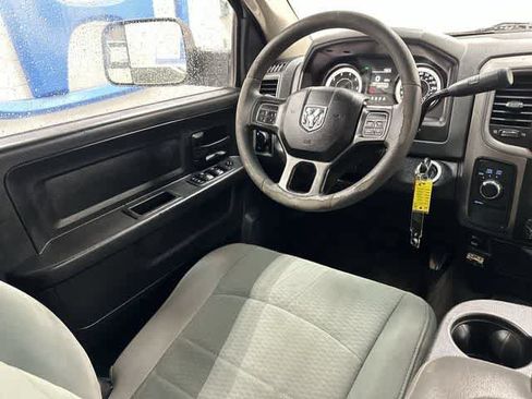 Used 2018 RAM 2500 Tradesman w/ Chrome Appearance Group AWD/4WD image 12