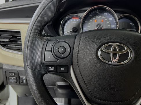 Used 2015 Toyota Corolla LE image 18
