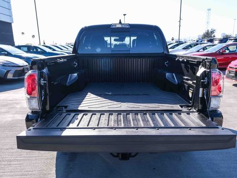 Certified 2022 Toyota Tacoma TRD Off-Road w/ TRD Premium Off Road Package AWD/4WD image 26
