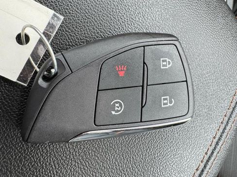 Used 2025 GMC Canyon AT4 w/ Technology Plus Package AWD/4WD image 28