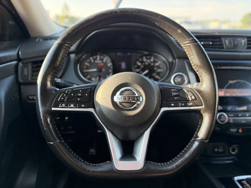 Used 2018 Nissan Rogue SV w/ Sun & Sound Touring Package AWD/4WD image 24