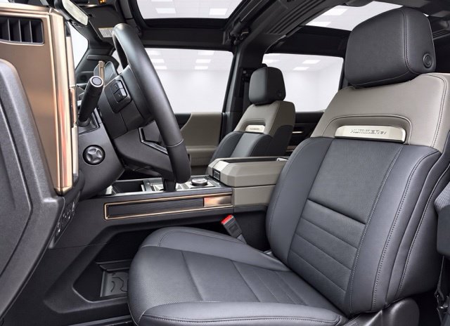 Used 2025 GMC Hummer EV 2X AWD/4WD image 16