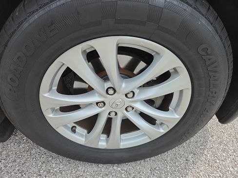 Used 2014 INFINITI QX70 2WD w/ Premium Package image 13