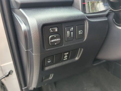 Used 2020 Toyota 4Runner SR5 image 33