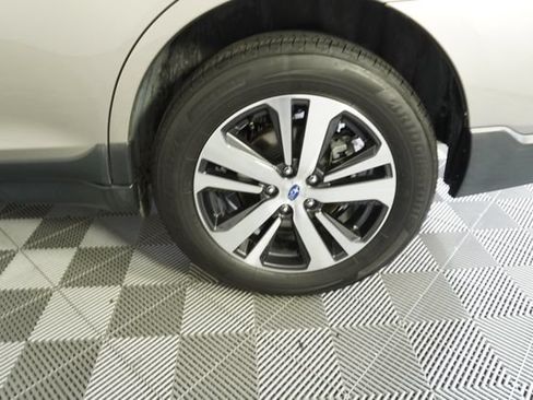 Used 2019 Subaru Outback 2.5i Limited AWD/4WD image 18