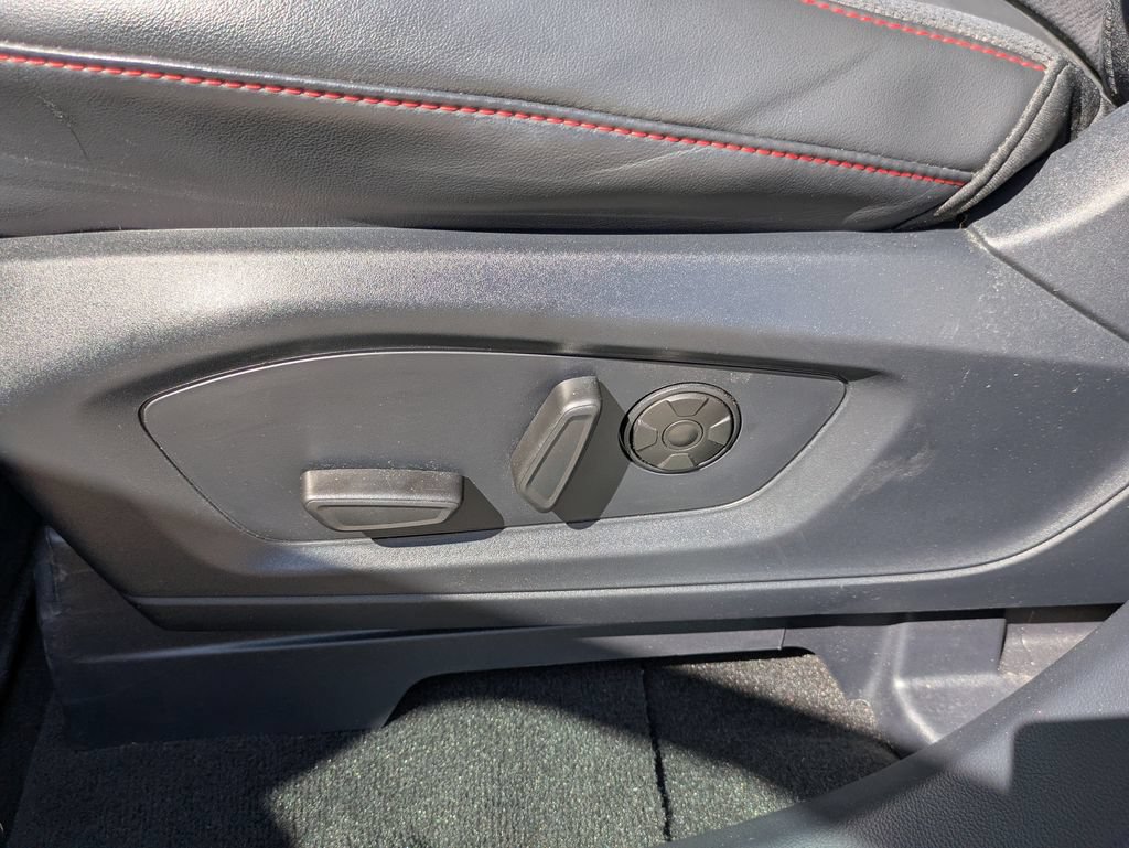 Used 2025 Ford Explorer ST AWD/4WD image 8