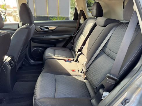 Used 2018 Nissan Rogue SV AWD/4WD image 27