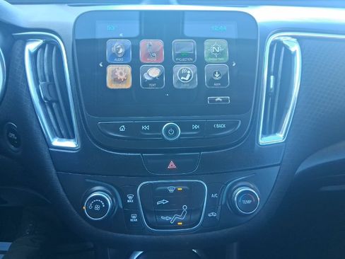 Used 2017 Chevrolet Malibu LT FWD image 21