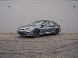 Used 2025 Volkswagen Jetta SE w/ Sunroof Package FWD video 1