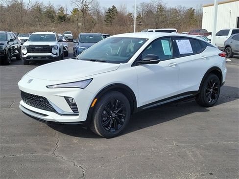 Used 2024 Buick Envista Sport Touring w/ Convenience I Package image 2