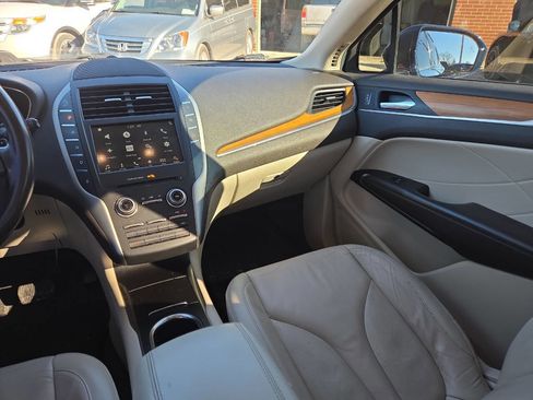 Used 2017 Lincoln MKC Select w/ Select Plus Package image 10