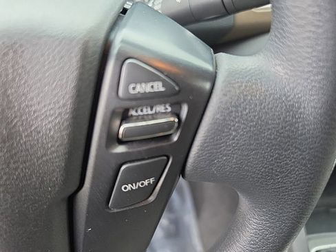 Used 2022 Nissan Frontier SV AWD/4WD image 11