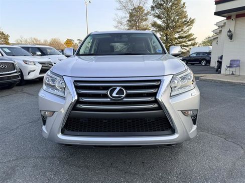 Used 2017 Lexus GX 460 Premium AWD/4WD image 2