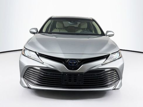 Used 2018 Toyota Camry XLE w/ Audio Package FWD image 2