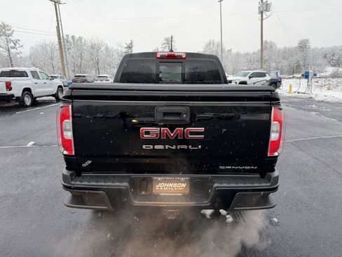 Used 2022 GMC Canyon Denali image 12