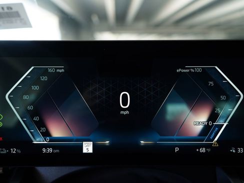 Used 2026 BMW i5 eDrive40 image 16