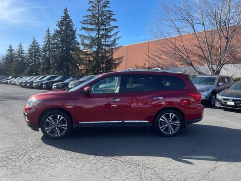 Used 2017 Nissan Pathfinder Platinum image 5