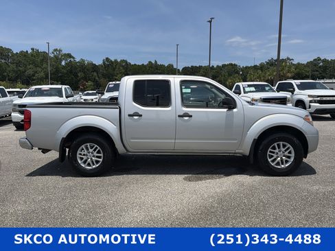 Used 2019 Nissan Frontier SV w/ Value Truck Package AWD/4WD image 6