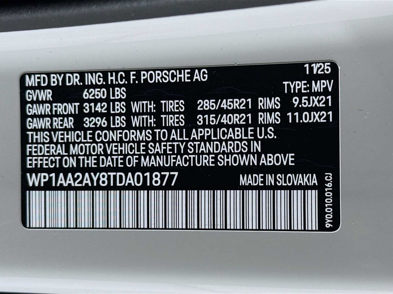 Used 2026 Porsche Cayenne AWD/4WD image 33