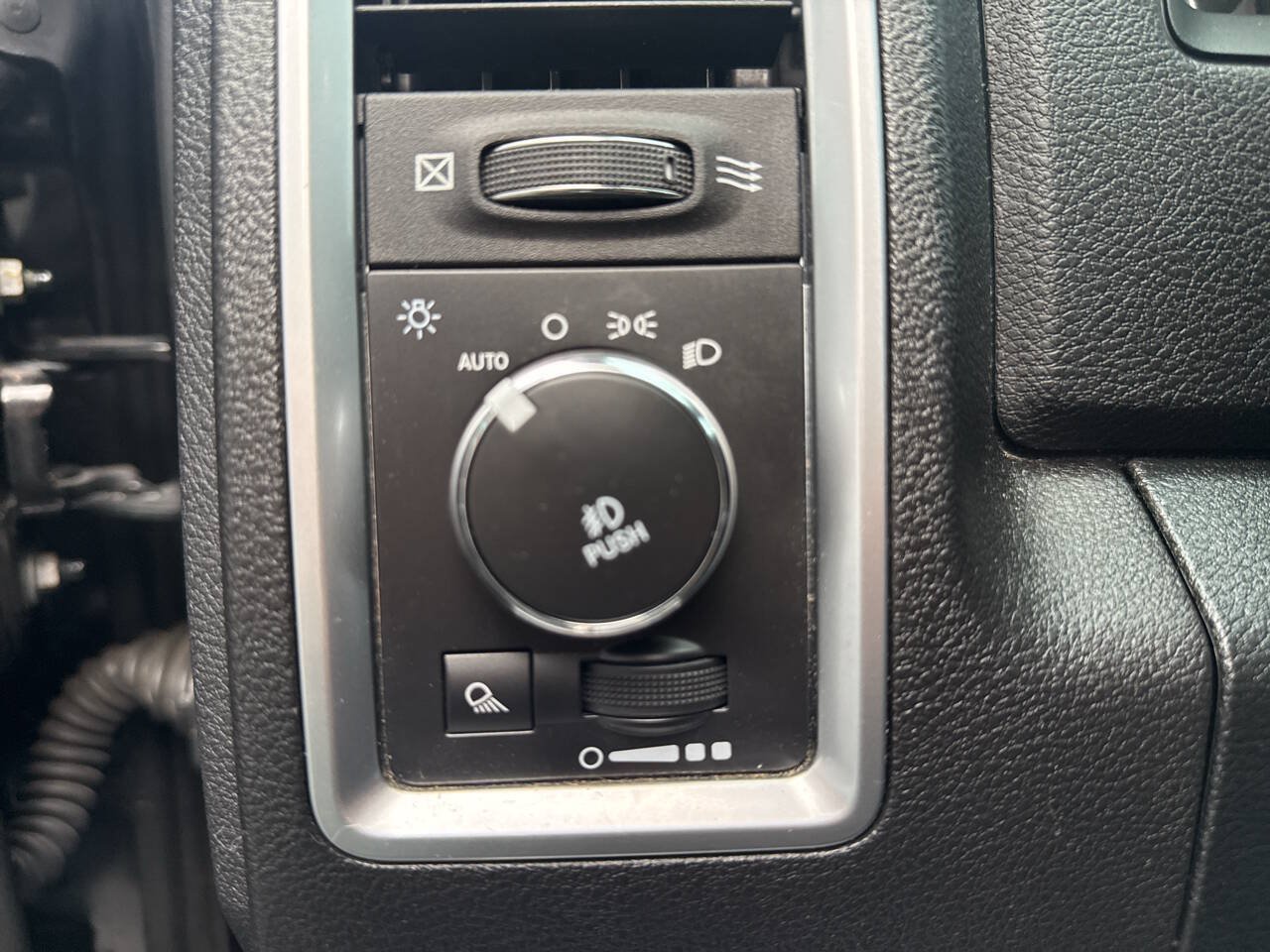 Used 2017 RAM 1500 Limited AWD/4WD image 32