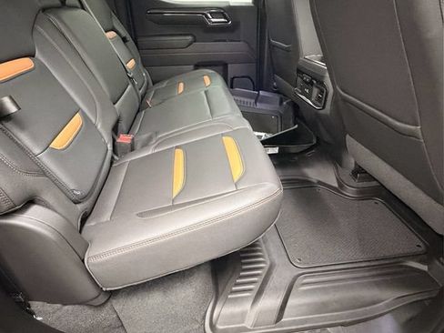Used 2024 GMC Sierra 1500 AT4 w/ Technology Package AWD/4WD image 23
