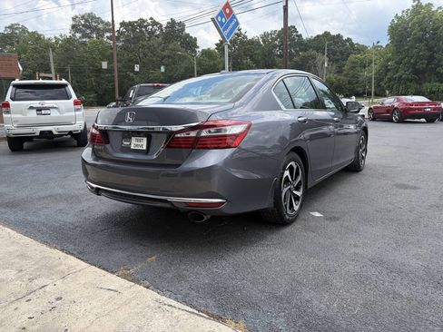 Used 2017 Honda Accord EX-L image 6