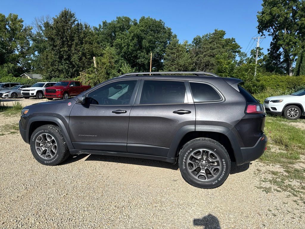 Used 2020 Jeep Cherokee Trailhawk w/ Cold Weather Group AWD/4WD image 38